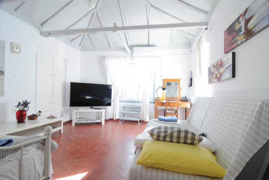 Lovely Quiet House With Garden Spetses Town Exterior photo